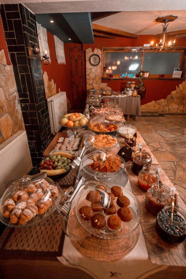 Vila Eden Boutique Hotel Korça Exteriör bild