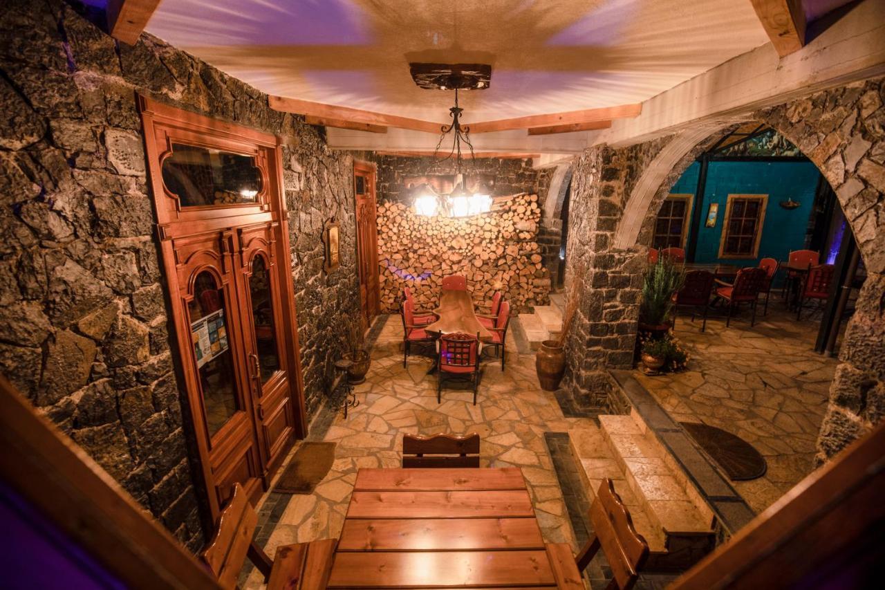 Vila Eden Boutique Hotel Korça Exteriör bild