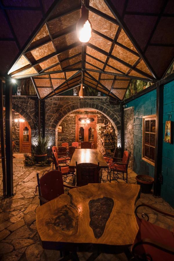 Vila Eden Boutique Hotel Korça Exteriör bild