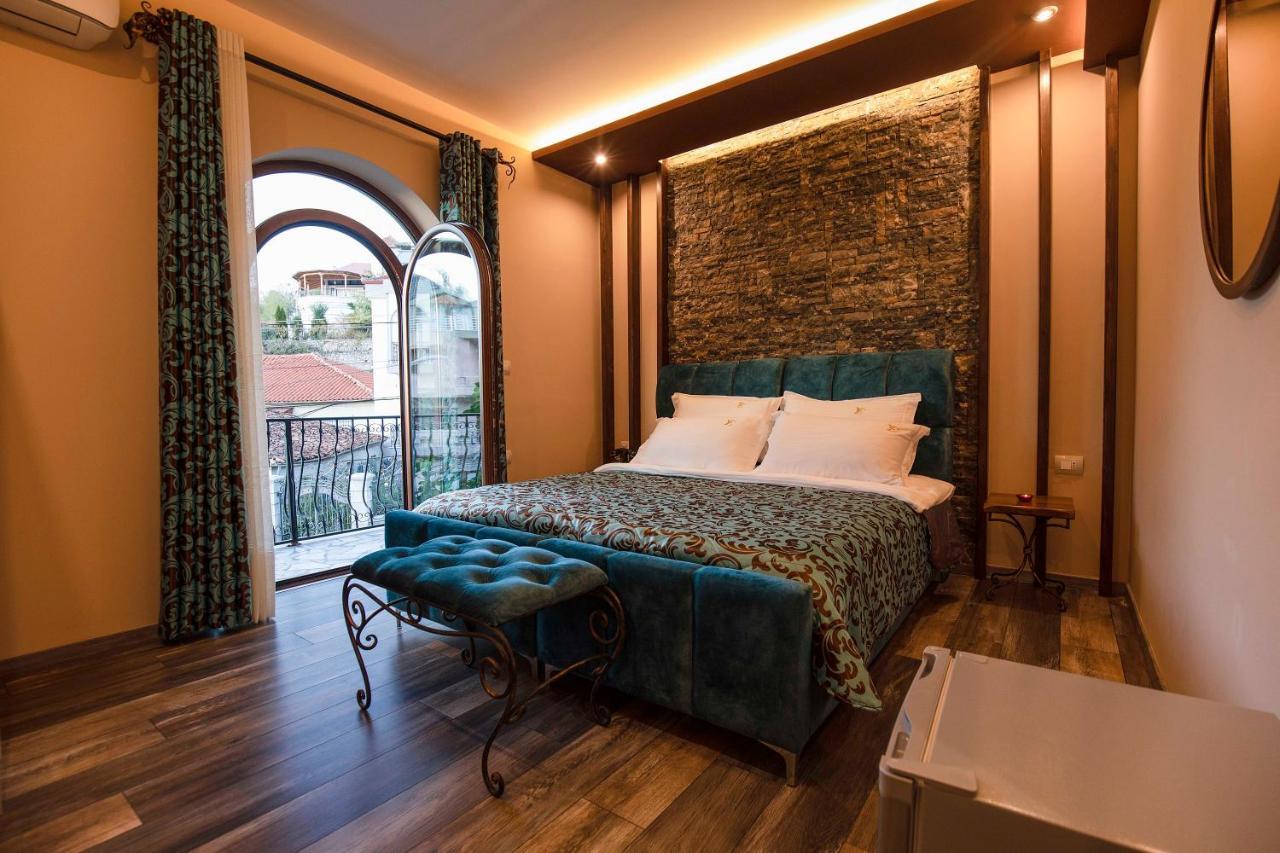 Vila Eden Boutique Hotel Korça Exteriör bild