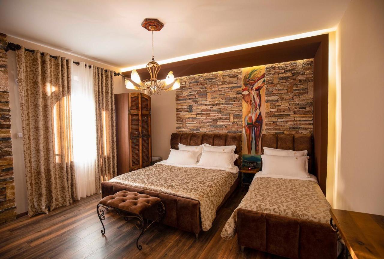 Vila Eden Boutique Hotel Korça Exteriör bild