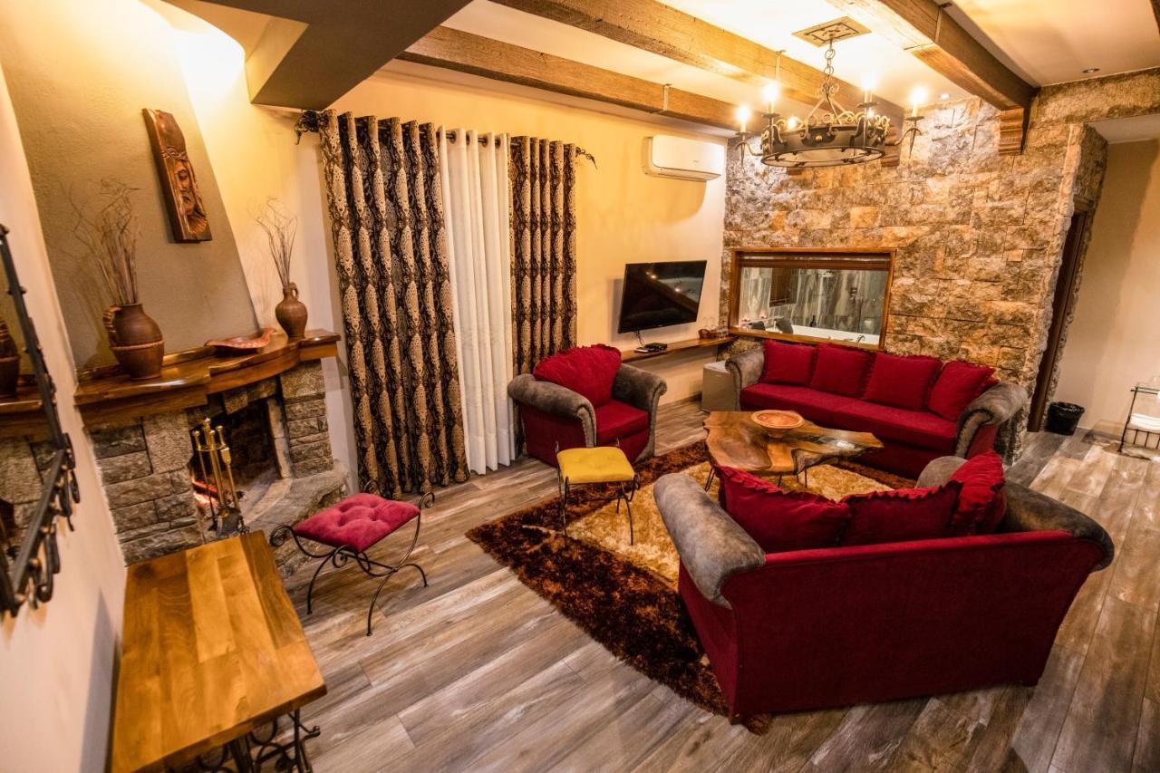 Vila Eden Boutique Hotel Korça Exteriör bild