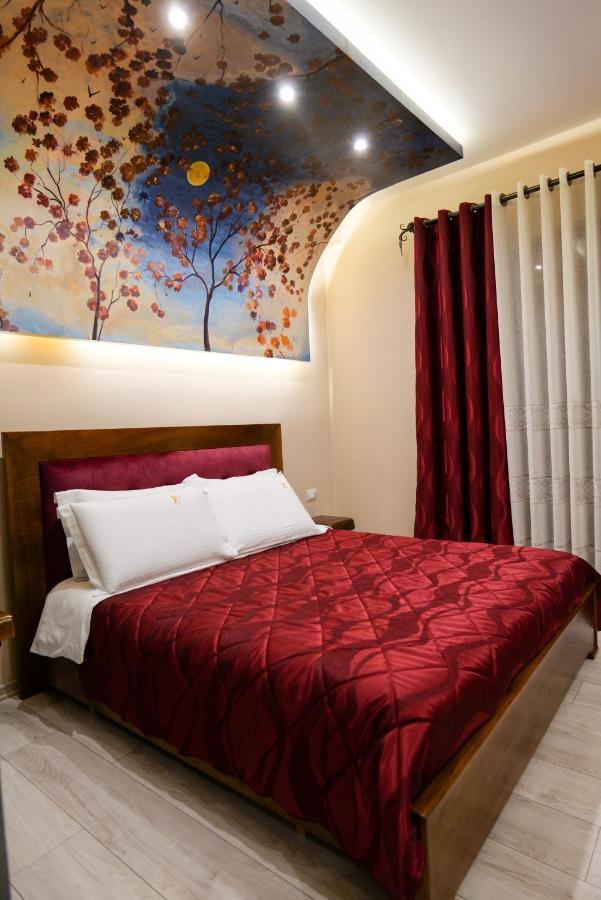 Vila Eden Boutique Hotel Korça Exteriör bild