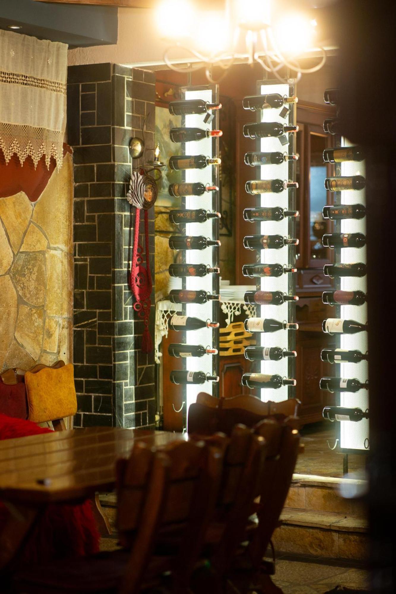 Vila Eden Boutique Hotel Korça Exteriör bild