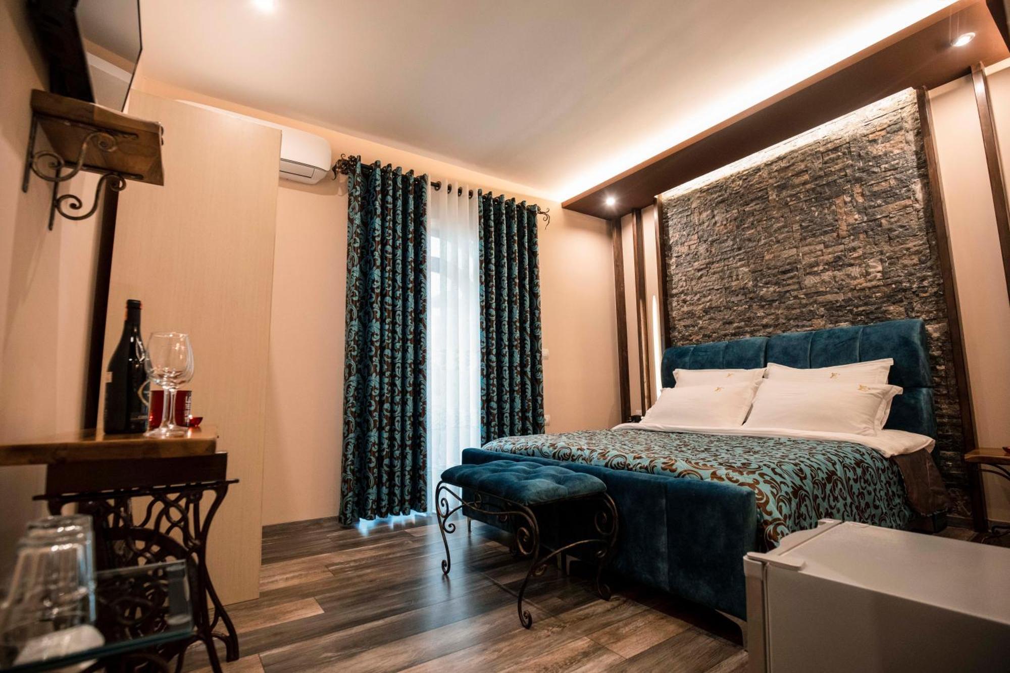 Vila Eden Boutique Hotel Korça Rum bild