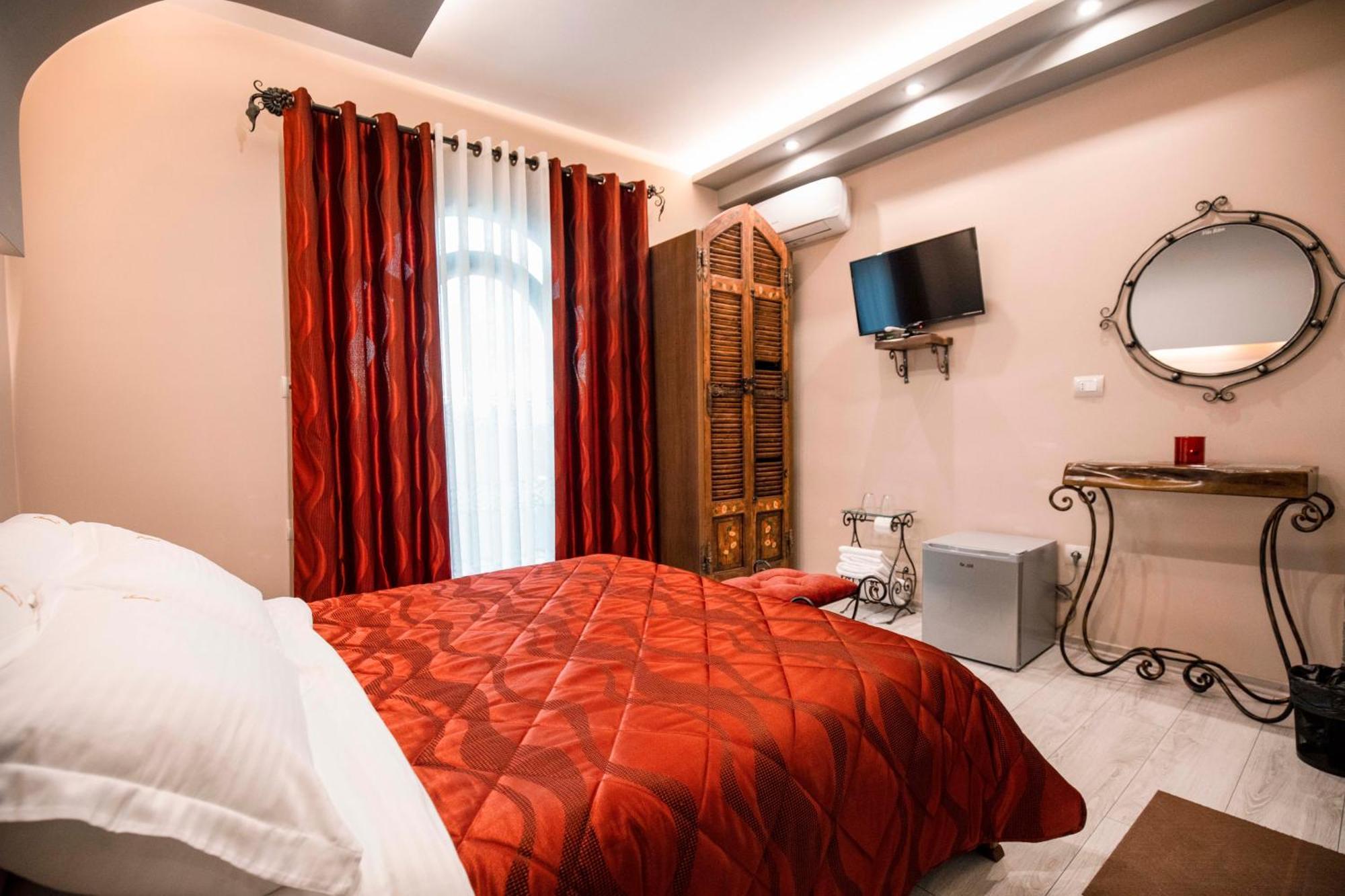 Vila Eden Boutique Hotel Korça Rum bild