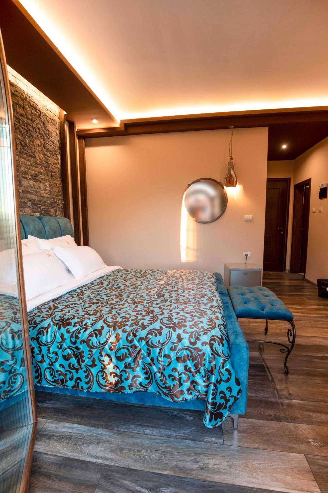 Vila Eden Boutique Hotel Korça Rum bild