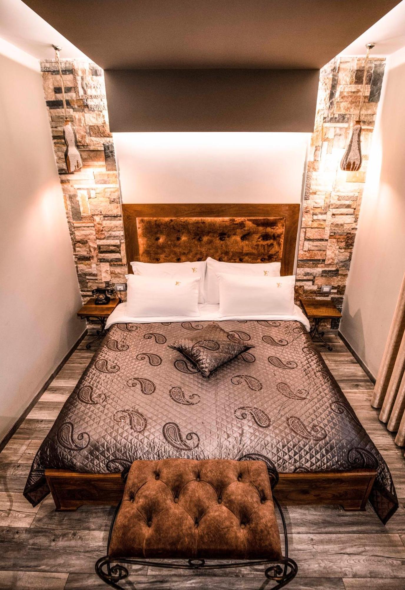 Vila Eden Boutique Hotel Korça Rum bild