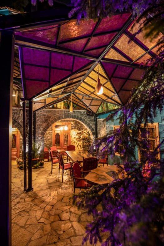 Vila Eden Boutique Hotel Korça Exteriör bild