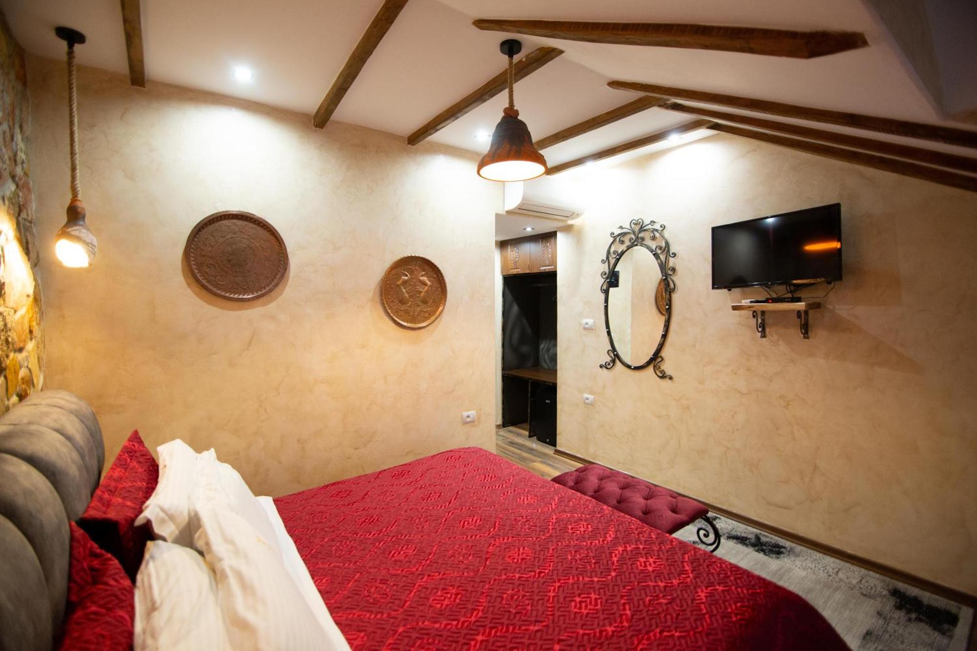 Vila Eden Boutique Hotel Korça Rum bild