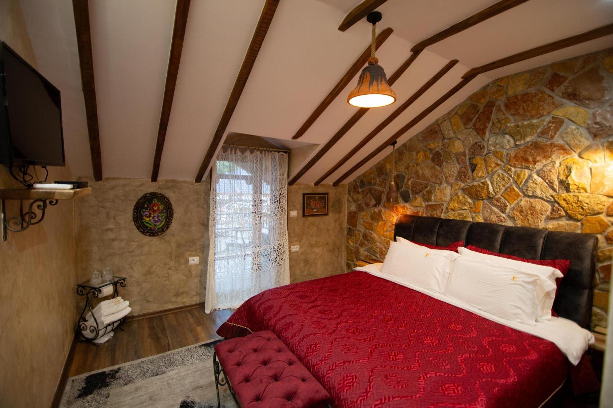 Vila Eden Boutique Hotel Korça Rum bild