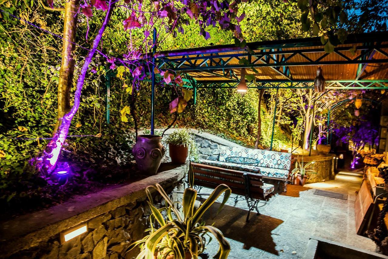 Vila Eden Boutique Hotel Korça Exteriör bild