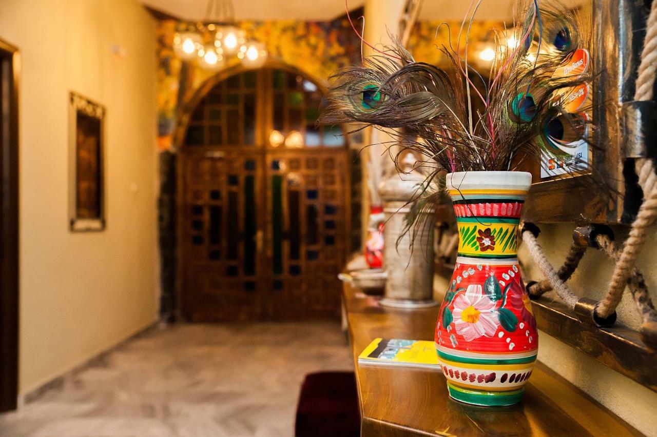 Vila Eden Boutique Hotel Korça Exteriör bild